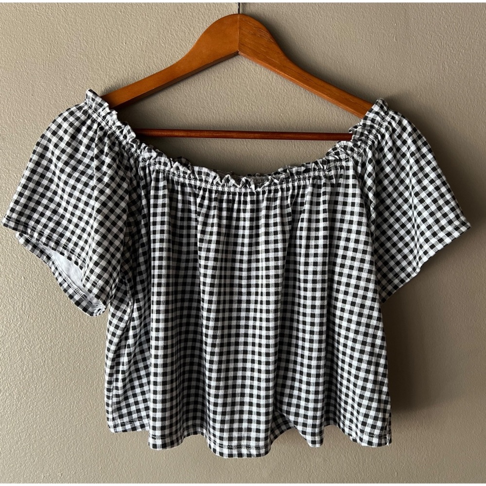 Off-Shoulder Gingham Crop Top || 6ixty 8ight